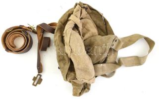 Katonai dolgok, Bőr öv, és régi katonai zsákok, kenyérzsákok (2 db)
