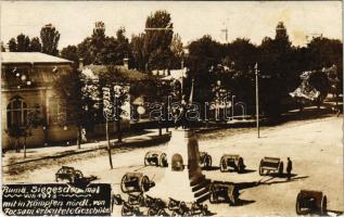 1918 Focsani, Foksány; Rumä. Siegesdenkmal von 1913 mit in Kämpfen nördl. erbeutete Geschütze / military heroes monument with captured cannons. photo (EK)