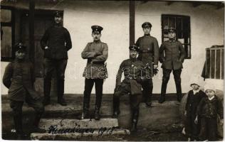 1918 Clondiru, Rumänien / Leutnant der Landwehr Julius Ludwig Roesch Bay. Feldart. Regt. Nr. 22. 3. Batterie / WWI German military in Romania. Oscar Hepperlin photo
