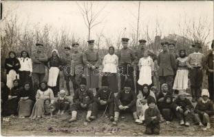 1918 Clondiru (?), Rumänien / Leutnant der Landwehr Julius Ludwig Roesch Bay. Feldart. Regt. Nr. 22. 3. Batterie / WWI German military in Romania. Oscar Hepperlin photo