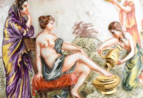 Régi Capodimonte kaspó, jelzett, kopásokkal, m: 14,5cm, d: 19 cm