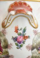 Régi Capodimonte kaspó, jelzett, kopásokkal, m: 14,5cm, d: 19 cm