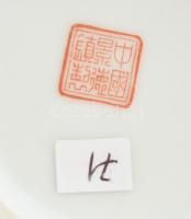 Zhonguo Jingdezhen Zhi Famille Rose kínai váza, 1950 körül, kontúr matricás, kézzel festett porcelán...