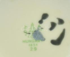 Hollóházi porcelán váza, kézzel festett, jelzett, apró kopásnyomokkal, m: 16,5 cm