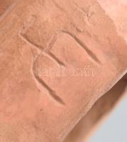 Medgyessy Ferenc (1881-1958): Mosó nő. Kézzel formált égetett agyag, jelzett, 1960 körül, kopott, m:...