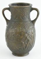 Kimon jelzéssel: Mitológiai jelenetes bronz váza, szép állapotban, m: 18 cm