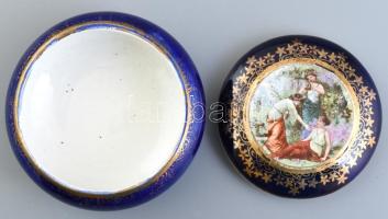 Cseh Altwien bonbonnier, matricás fajansz, jelzett, kopott, d: 11cm