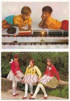 33 db MODERN motívum képeslap / 33 modern motive postcards