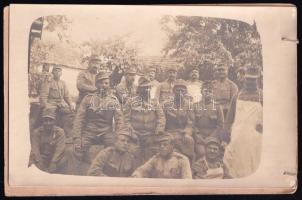 1915 K.u.K. 55. Infanterie Truppen Division Gruppe Szavits Erholungsabteilung, tiszti étkezde személyzete, katonai csoportkép, I. világháborús fotólap + tábori posta levelezőlap (összefűzve), megírva, bélyegzőkkel