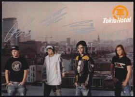 A Tokio Hotel német pop-rock együttes tagjainak aláírásai fényképes nyomtatványon / Signatures of the German pop-rock band Tokio Hotel