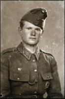 cca 1948 és cca 1954 között készült műtermi felvételek katonákról, 13 db vintage NEGATÍV, 9x6 cm-es ...