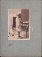 1912 Némethi József debreceni fényképész vintage fotója, datálva, 14,6x10,2 cm, karton 27,6x20,5 cm