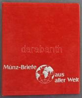 Münz Briefe aus aller Welt piros, plüssborítású, négygyűrűs album, 17db kettes osztású berakólappal. Használt, jó állapotban