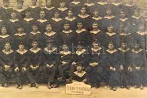 1914 Póla, a Cs. és Kir. Haditengerészet (K.u.K. Kriegsmarine) kadétiskolájának csoportképe, nagymér...