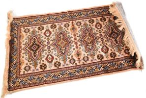 Tunéziai szőnyeg, gépi, pamut, szép állapotban, 127x69 cm
