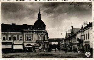1940 Dés, Dej; Fő tér, üzletek, gyógyszertár / main square, shops, pharmacy