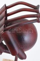 Jelzés nélkül: Védelem. Festett vas, kőtalapzaton. m: 31 cm