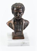 Jelzés nélkül: Strauss. Bronz, márvány talapzaton, hibátlan, m: 17 cm