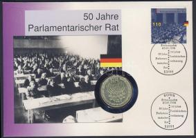 NSZK 1974. 5M Ag "25 éves az alkotmány" érmés borítékon elsőnapi bélyegzős bélyeggel, hátoldali ismertető tanúsítvánnyal T:BU