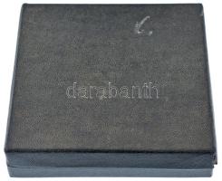 1972. "1000 éves Székesfehérvár" egyoldalas, öntött bronz plakett, nem eredeti tokban (84m...