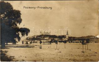 1911 Pozsony, Pressburg, Bratislava; Dunapart. Hardtmuth E. kiadása / Danube riverside (kis szakadások / small tears)