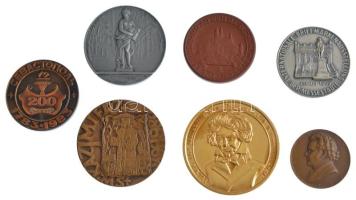 7 darabos külföldi emlékérem tétel (40-65mm), közte Franz Schubert kétoldalas bronz emlékérem, hátoldalán W.F.V.-2.V.48 gravírozással (40mm) T:1--2-