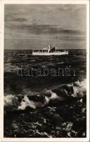 1937 Balaton, Jön a hajó