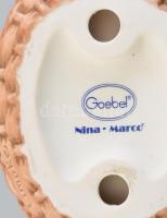 Goebel: Kislány babájával a kosárban. Terv: Nina Marco. Kézzel festett porcelán, hibátlan, m: 14 cm