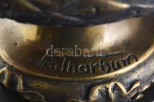 Archibald Thorburn: Sas. Bronz, márvány talapzaton, jelzett, m: 32 cm. 

Archibald Thorburn skót m...