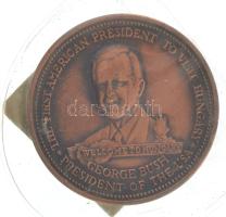 Bozó Gyula (1913-2004) 1989. George Bush látogatása Magyarországon bronz emlékérem eredeti műanyag tasakban (42,5mm) T:1-