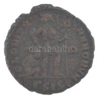 Római Birodalom / Siscia / Gratianus 367-375. AE bronz (2,10g) T:2,2-
Roman Empire / Siscia / Grati...
