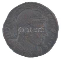 Római Birodalom / Siscia / I. Licinius 320. AE Follis bronz (2,77g) T:2,2- Roman Empire / Siscia / Licinius I 320. AE Follis bronze IMP LIC-INIVS AVG / VIRTVS-EXERCIT - S-F - VOT XX - BSIS [star] (2,77g) C:XF,VF RIC VII 110, B