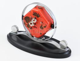 Art deco óra ovális fa talpon, körbe foglalva,krómozott kerek diszitőelemekkel, 8-szögletű ,,Star&qu...