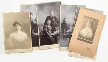 cca 1905 - 1914 Vegyes keményhátú fotó tétel, 6 db, közte 3 db Haberfeld K (Bp.), Uher Ödön (Bp.), Langsfeld (Győr), a hátoldalakon bejegyzésekkel, dátumozással, 3 hátoldaldalán ajándékozási sorokkal.