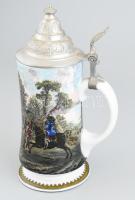 Vadász söröskorsó, matricás porcelán, ón fedéllel, jelzés nélkül, hibátlan, m: 25 cm