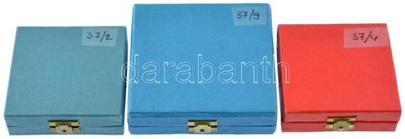 Csehszlovákia 1982-1985. 3 darabos fém emlékérem tétel dísztokban, közte 1985. "Érmék és érmek ...