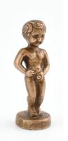 Pisilő fiú, bronz, kopott, m: 5,5 cm