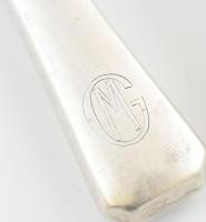 Ezüst (Ag) nyelű kés, GM monogrammal, jelzett, h: 20 cm