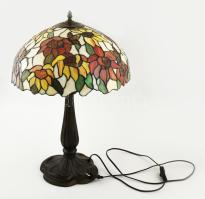 Tiffany jellegű nagy méretű asztali lámpa. Kézzel festett ólomüveg d: 38 cm, m: 60 cm