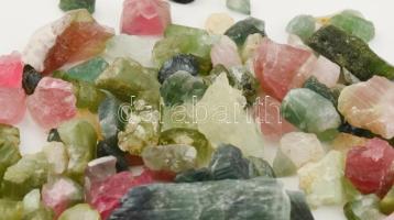 Nyers turmalin kristályok, 24,5 g