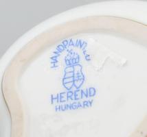 Herendi petrezselyem mintás, rózsás bonbonier, kopásokkal, 8x6,5 cm