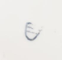 Cseh Altwien háromszög alakú, virágmintás fedeles teáscsésze, jelzett, kopott, gyűjtői darab, jelzet...