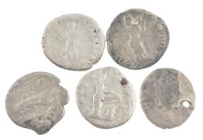 Római Birodalom 5db-os Ag Denár érmetétel a II-III. századból T:3,2- Roman Empire 5pcs Ag Denarius c...