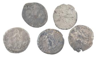 Római Birodalom 5db-os Ag Denár érmetétel a II-III. századból T:3,2- Roman Empire 5pcs Ag Denarius c...