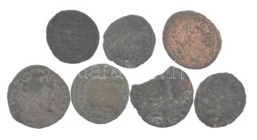 Római Birodalom 7db-os bronz érmetétel a III-IV. századból T:3 Roman Empire 7pcs bronze coin lot from the 3rd-4th century C:F