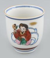 Japán Kutani teacsésze, jelzett, eredeti pecsétes fadobozban, kis kopásokkal, m: 7,5 cm