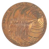 Kiss Sándor (1925-1999) 1979. &quot;A Magyar Rádió Kóruspódiuma&quot; egyoldalas bronz emlékérem (102mm) T:1-