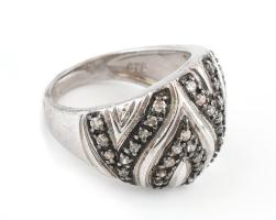 Ezüst (Ag) gyűrű kőékítéssel, jelzett, méret: 54, bruttó: 6,9 g