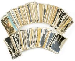 ERDÉLY - Kb. 632 db régi fekete-fehér képeslap dobozban / TRANSYLVANIA - Cca. 632 pre-1945 black and...