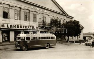 1967 Paks, Béke szálló és étterem, Lakástextil 44. sz. áruda üzlete. Képzőművészeti Alap